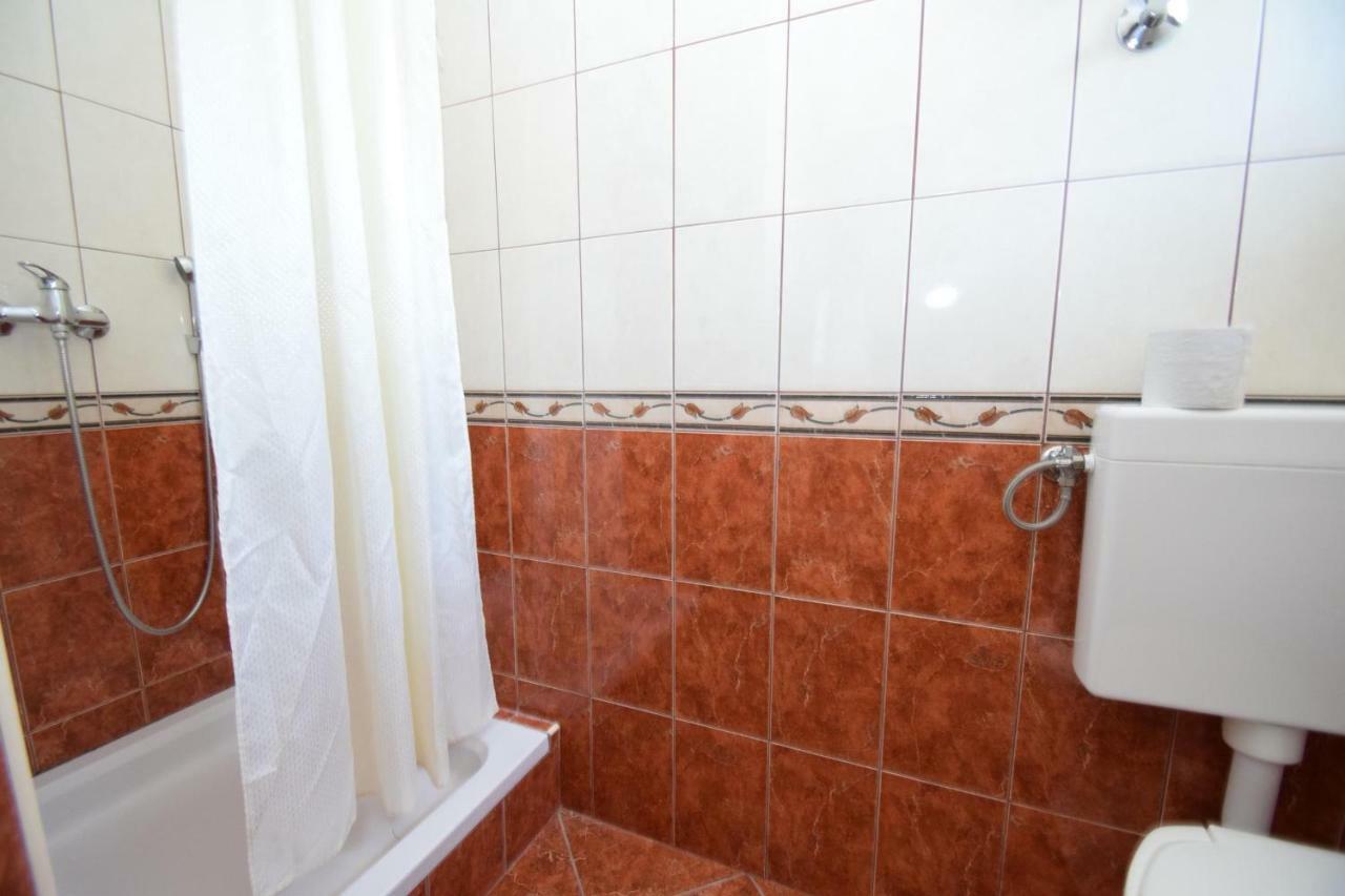 Apartments Nina Starigrad Paklenica Ngoại thất bức ảnh