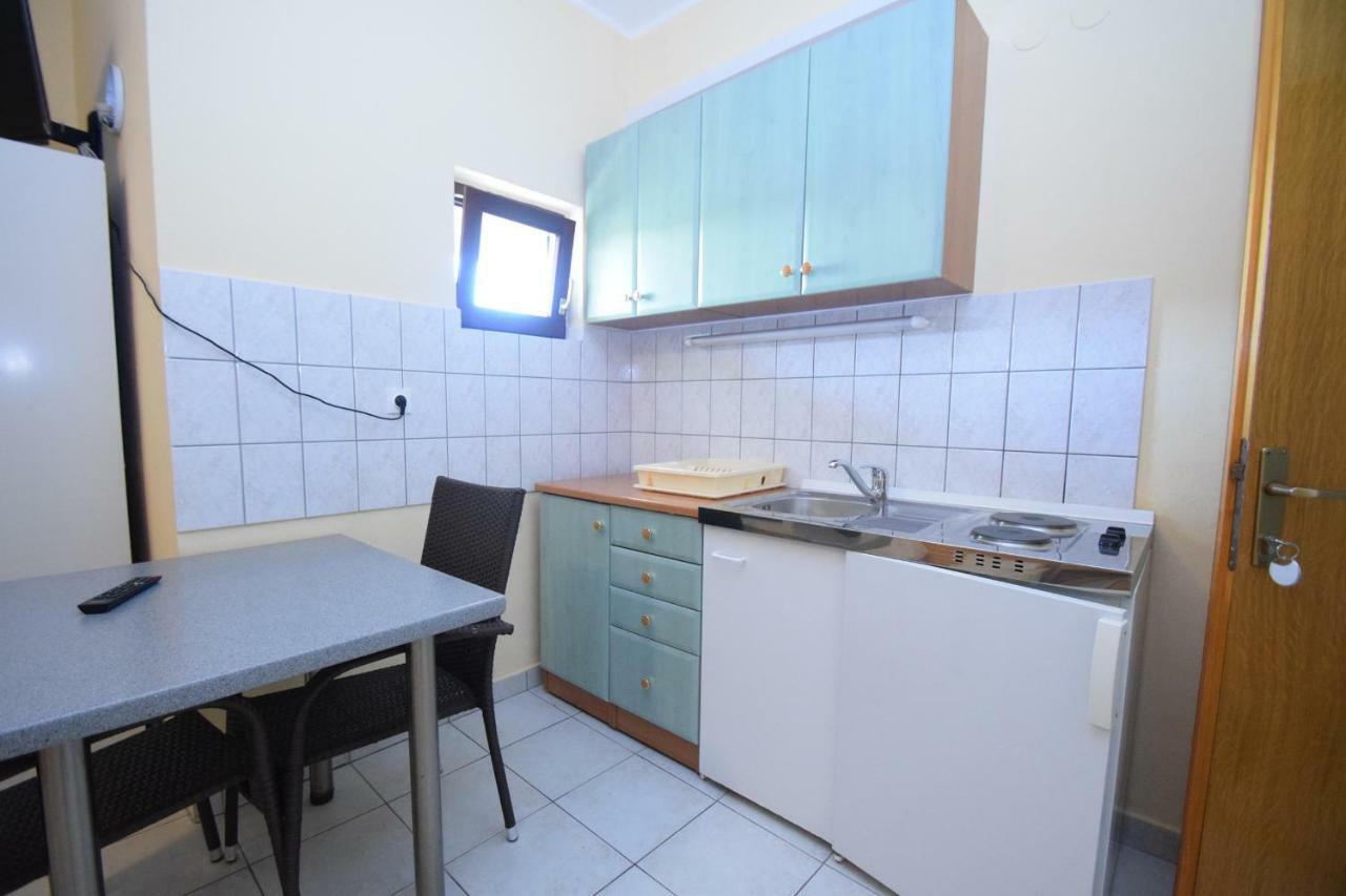 Apartments Nina Starigrad Paklenica Ngoại thất bức ảnh