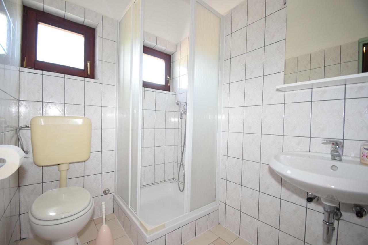 Apartments Nina Starigrad Paklenica Ngoại thất bức ảnh