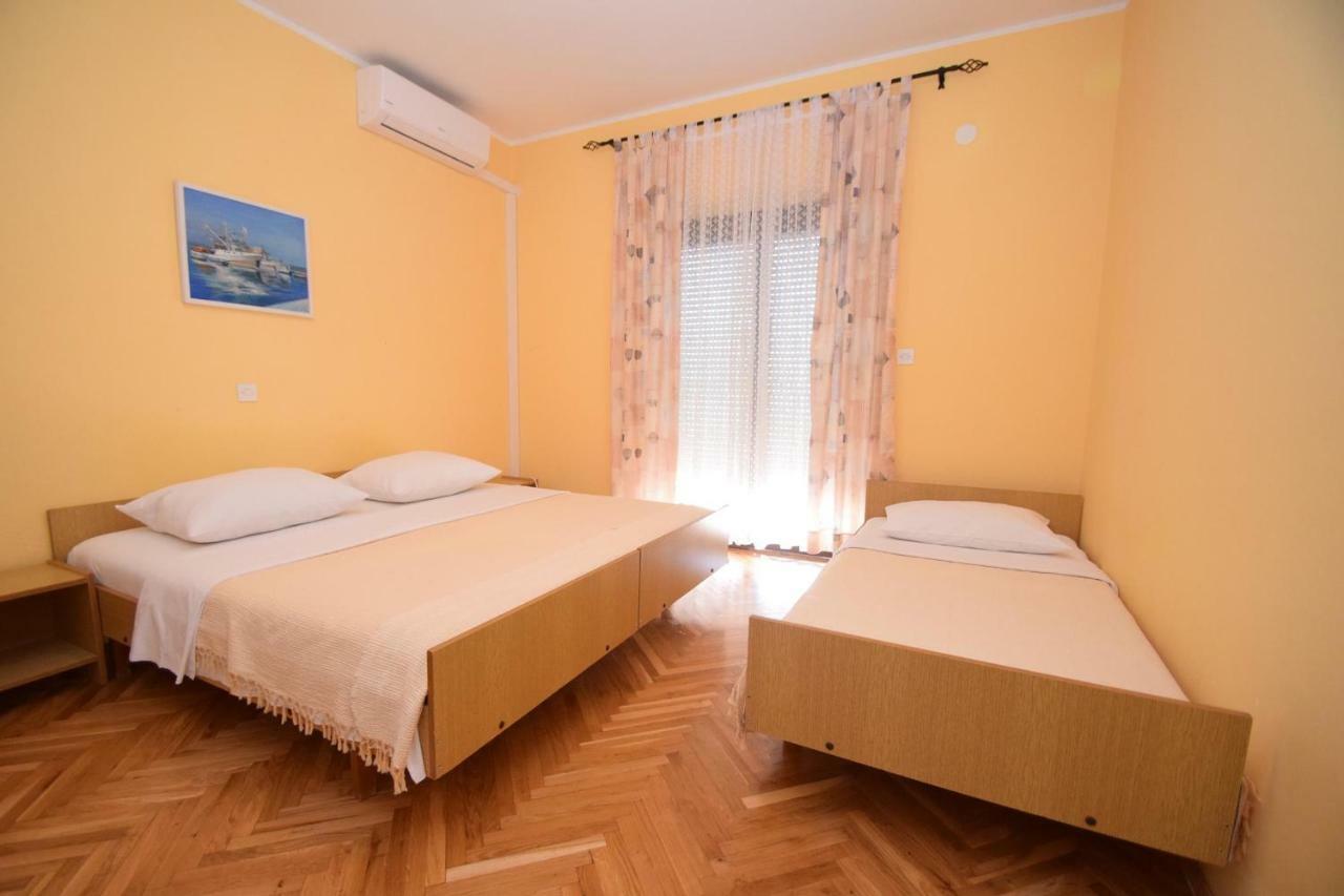 Apartments Nina Starigrad Paklenica Ngoại thất bức ảnh