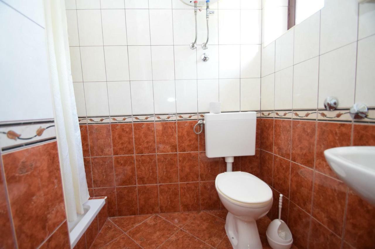 Apartments Nina Starigrad Paklenica Ngoại thất bức ảnh