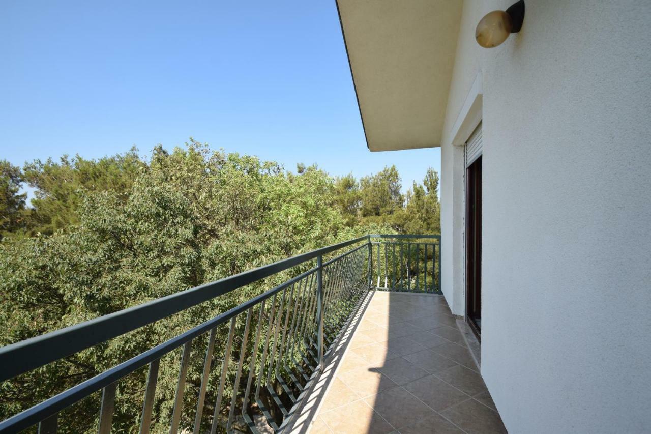 Apartments Nina Starigrad Paklenica Ngoại thất bức ảnh
