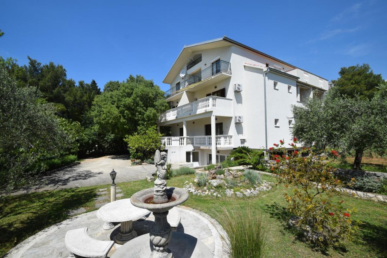 Apartments Nina Starigrad Paklenica Ngoại thất bức ảnh