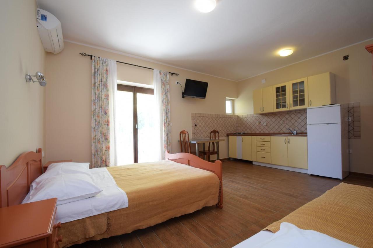 Apartments Nina Starigrad Paklenica Ngoại thất bức ảnh