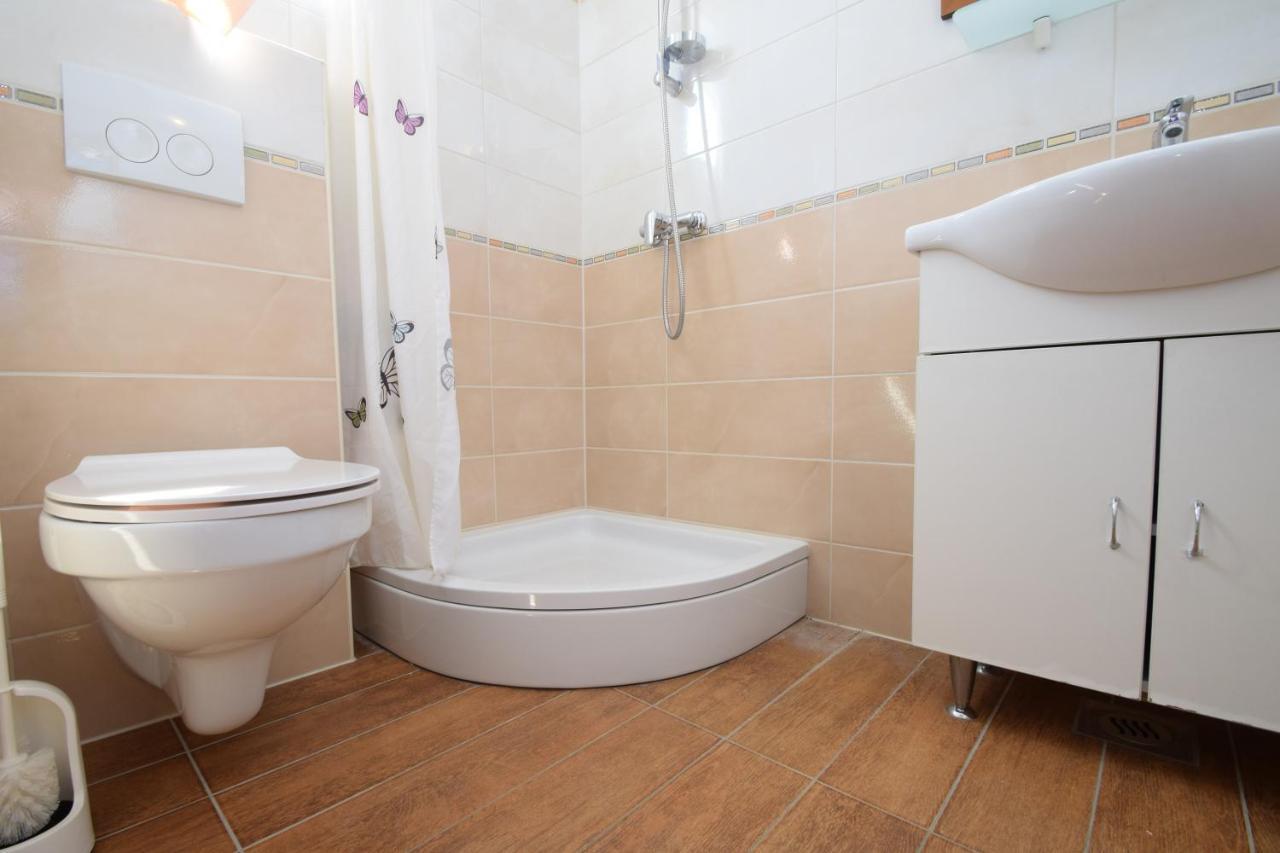 Apartments Nina Starigrad Paklenica Ngoại thất bức ảnh
