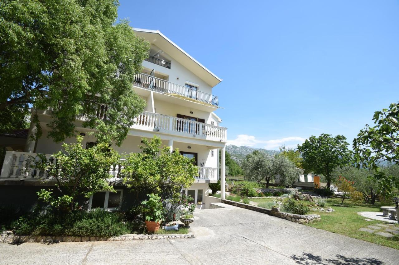 Apartments Nina Starigrad Paklenica Ngoại thất bức ảnh